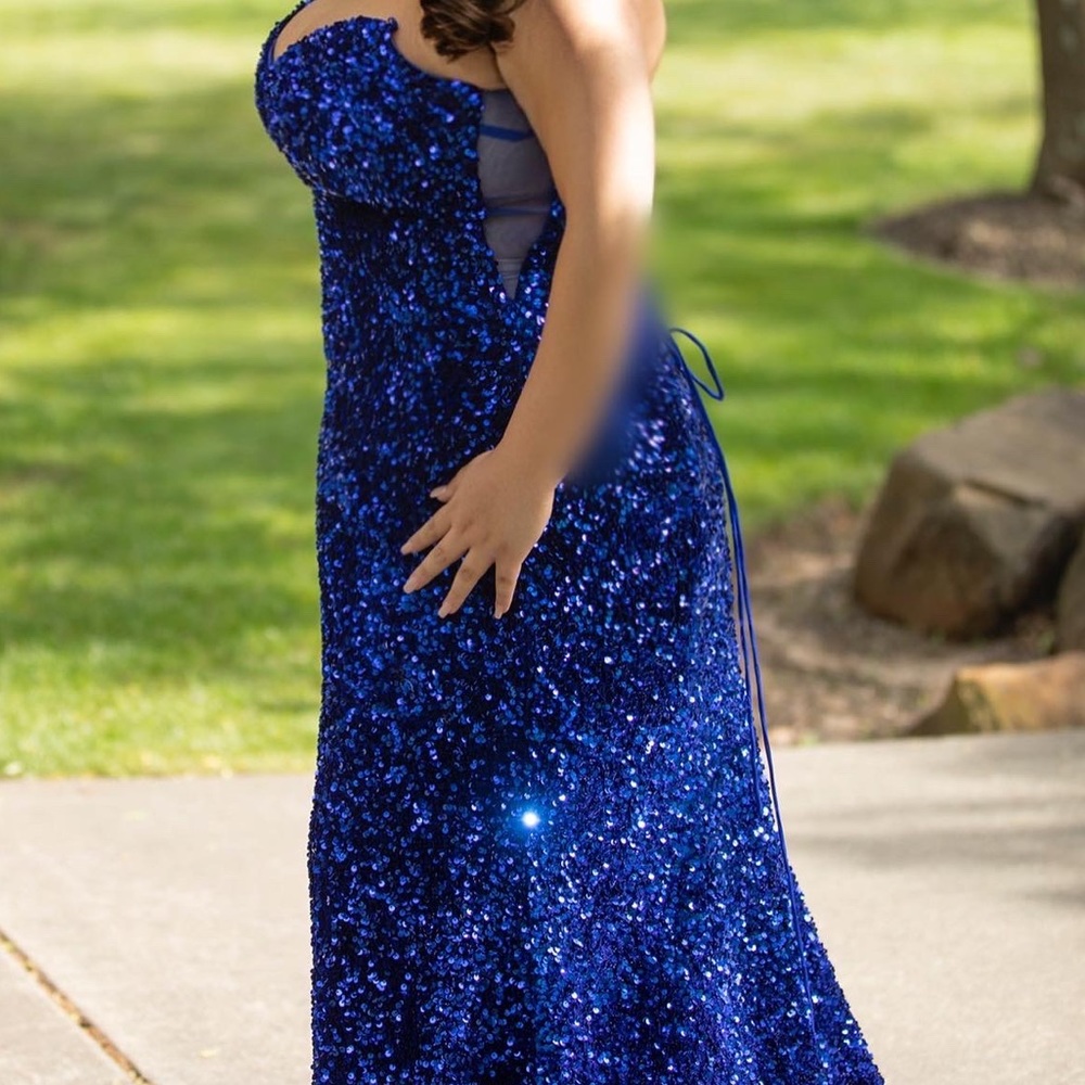 PROM DRESS